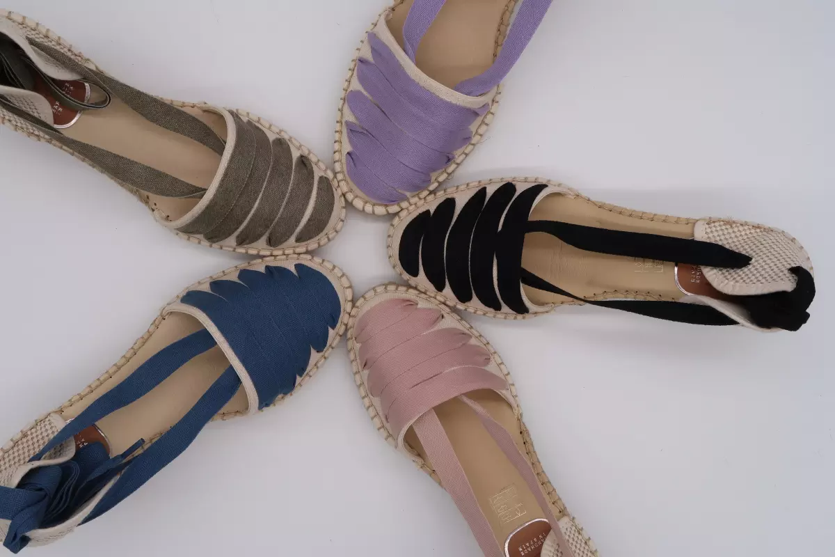 Alpargata cuña alta (7cm) con cintas 55 negro verde kaki azul vaquero rosa lila salvi 106