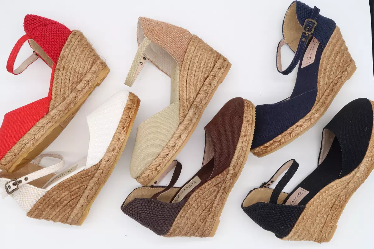 Alpargata de lona cuña alta con hebilla 48 gaimo obi 5C blanco rojo negro marron panama marino