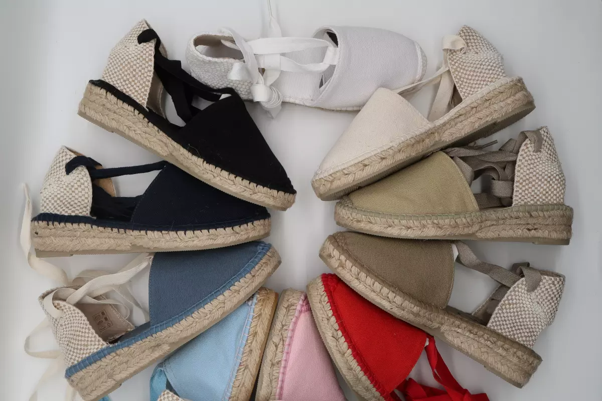 Alpargata plana con cintas 32 blanco rojo negro marino celeste vaquero rosa beige gaimo