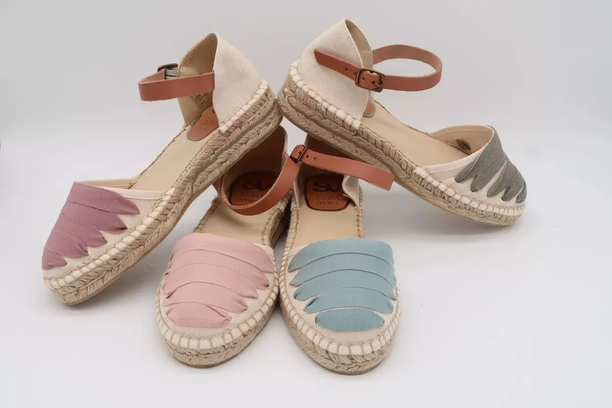 Alpargata plana con hebilla y adorno de cintas 47 rosa verde kaki malva aguamar salvi