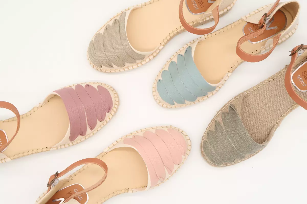 Alpargata plana con hebilla y adorno de cintas 48 salvi 102002 rosa vere tostado malva aguamar