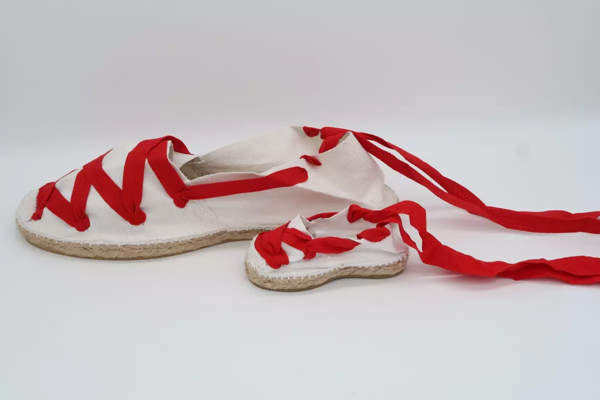 Alpargata plana de fiestas. Tallas 18 a 46 15 blanco rojo