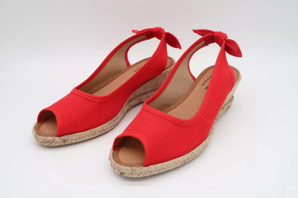 Alpargata de tela cuña media con tira al talón rojo | 26 