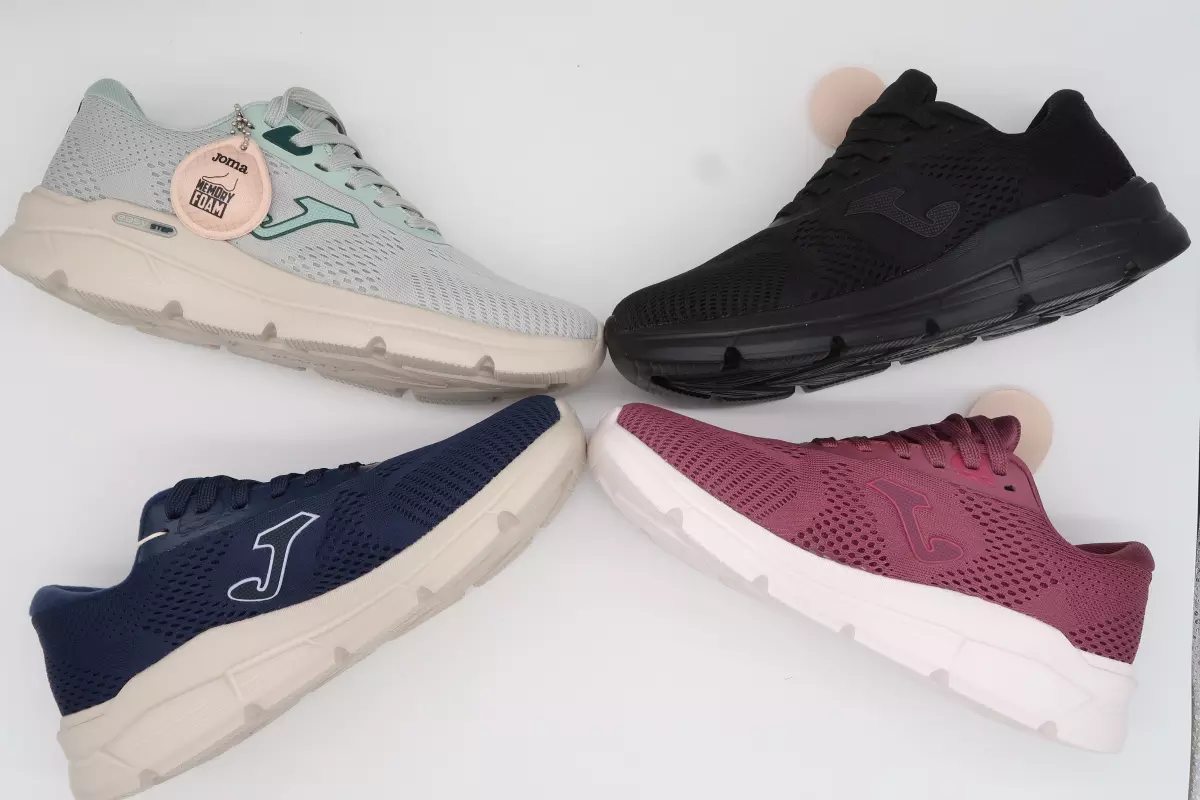 Zapatilla deportiva con plantilla de memoria y cordón. Colores variados | 35 joma degass negro azul burdeos