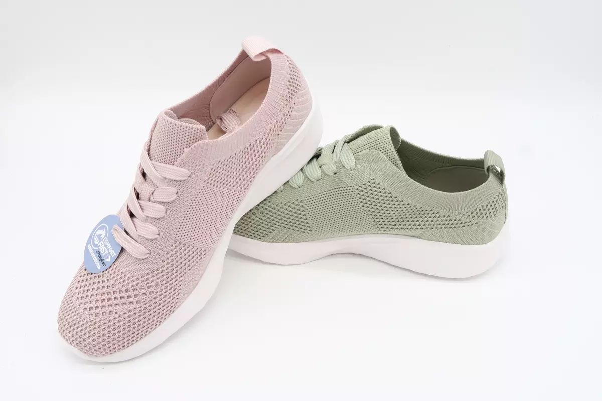 Zapatilla deportiva textil, suave con los dedos y acolchada en la plantilla 37 