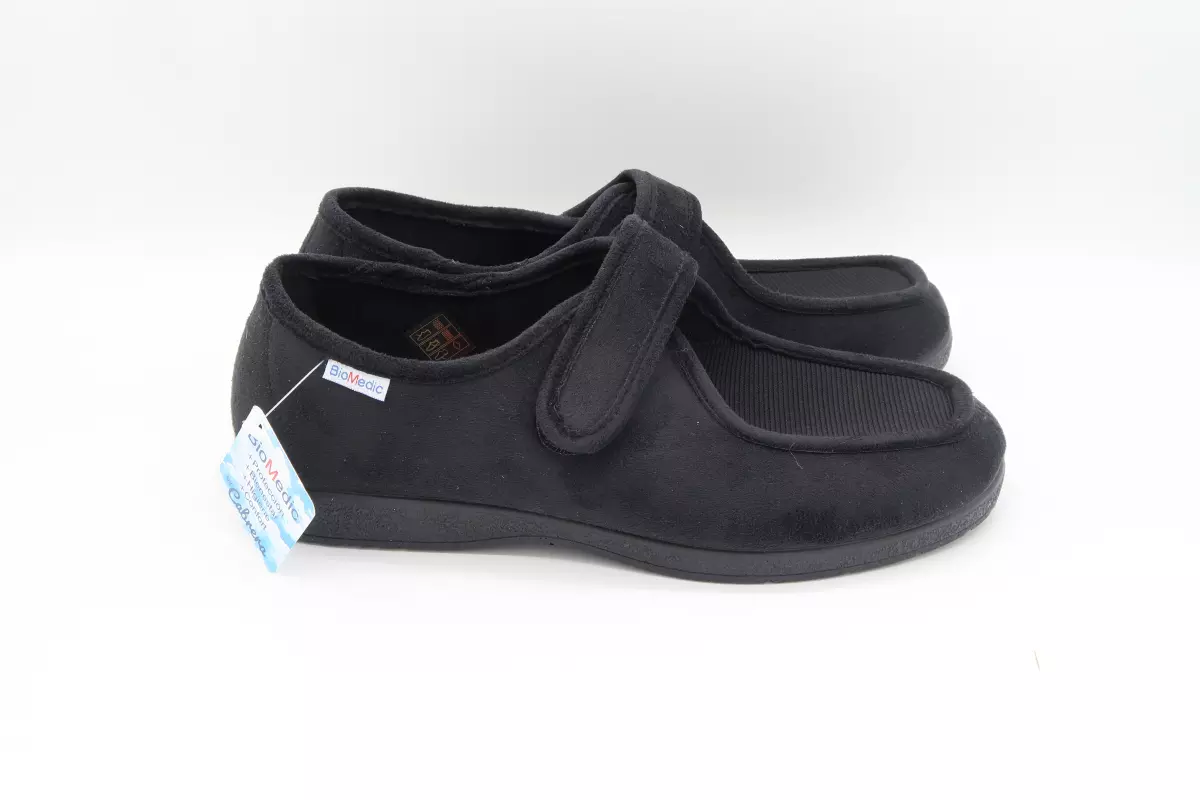 Zapatilla cerrada velcro tejido elástico biomedic_29_9023 negro cabrera |  