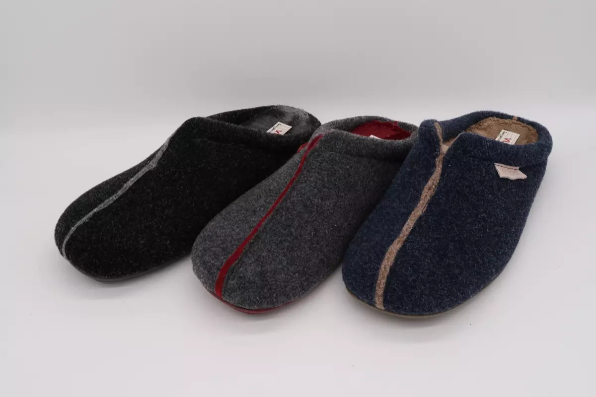 Zapatilla de casa destalonada. Forro nórdico 30 negro gris azul marino Vulladi