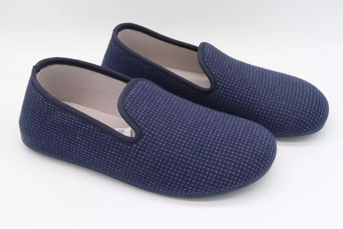 Zapatilla cerrada ancha de suela flexible | 19 