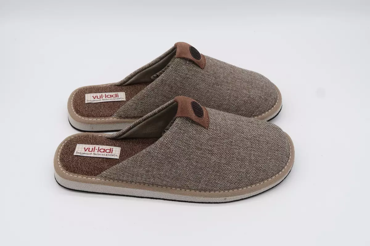 Zapatilla de casa destalonada ultraligera | 29 vulladi marrón verano