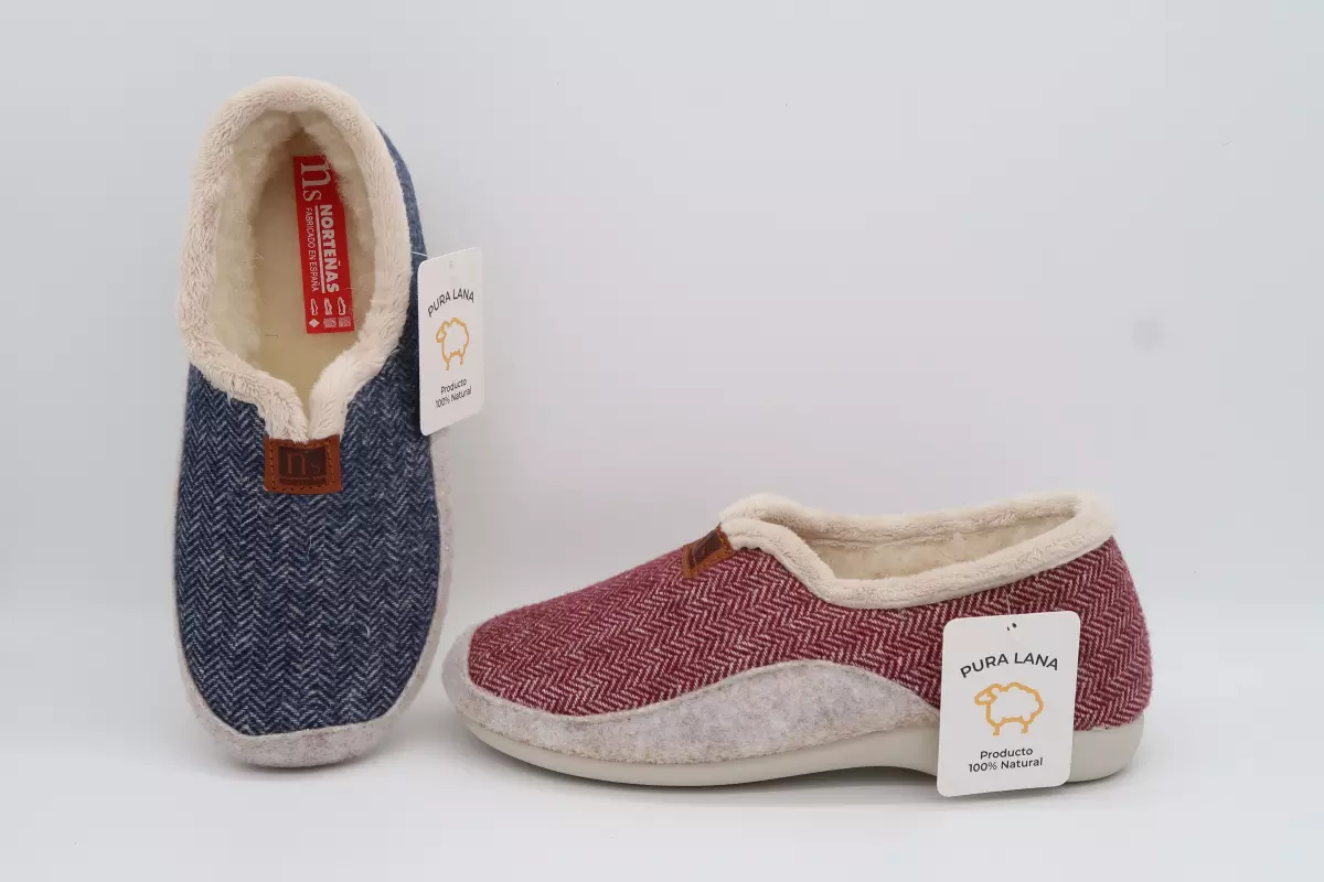 Zapatilla de casa cerrada con borrego | 19 