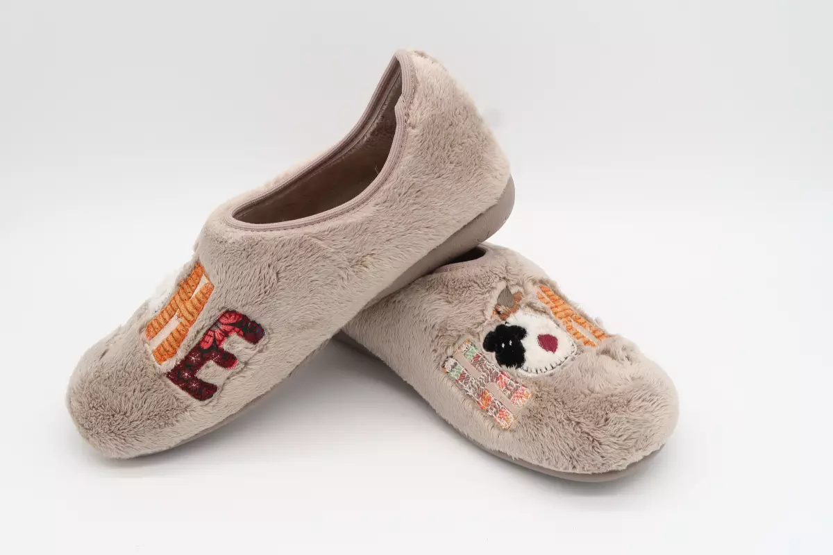 Zapatilla cerrada dibujo Sweet Home 27 