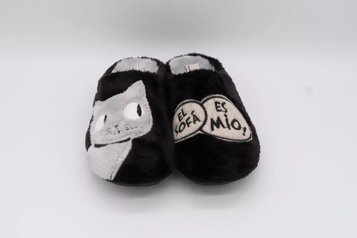 Zapatilla de casa destalonada dibujo gato el sofá es mío | 27 