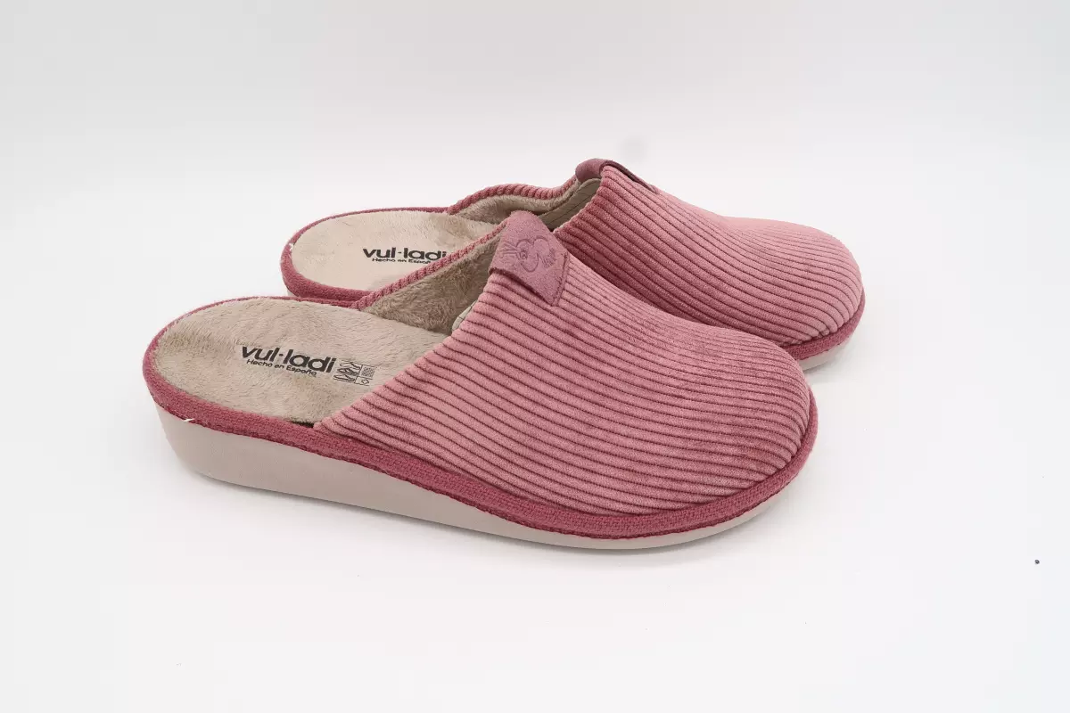 Zapatilla destalonada pana con cuña plantilla acolchada 29 
