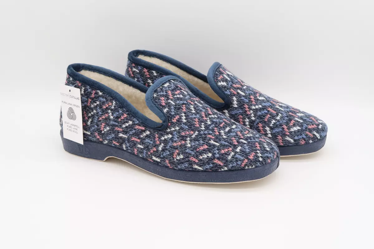 Zapatilla cerrada con borrego de lana, estampada | 23 