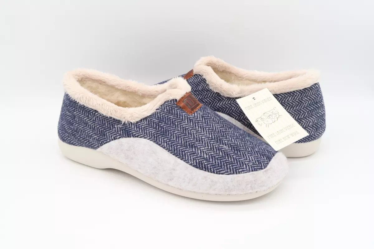 Zapatilla cerrada con borrego de lana | 19 