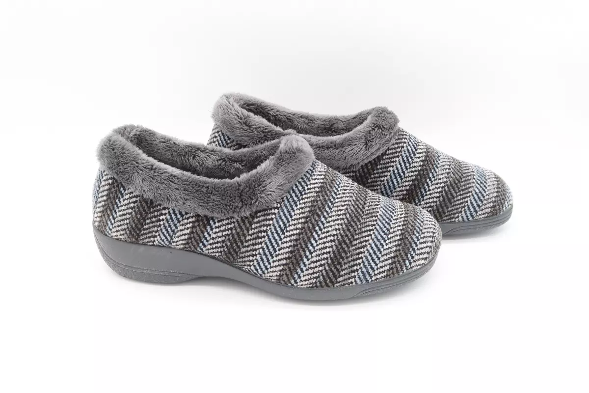 Zapatilla cerrada con cuña rayas | 25 
