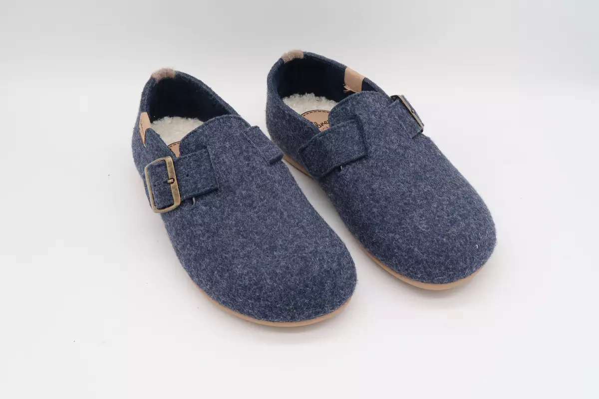 Zapatilla cerrada con hebilla y horma barefoot | 30 3217 azul cabrera