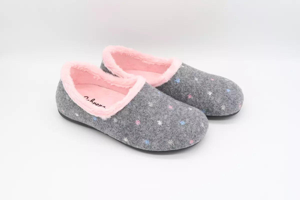 Zapatilla cerrada horma ancha | 25 