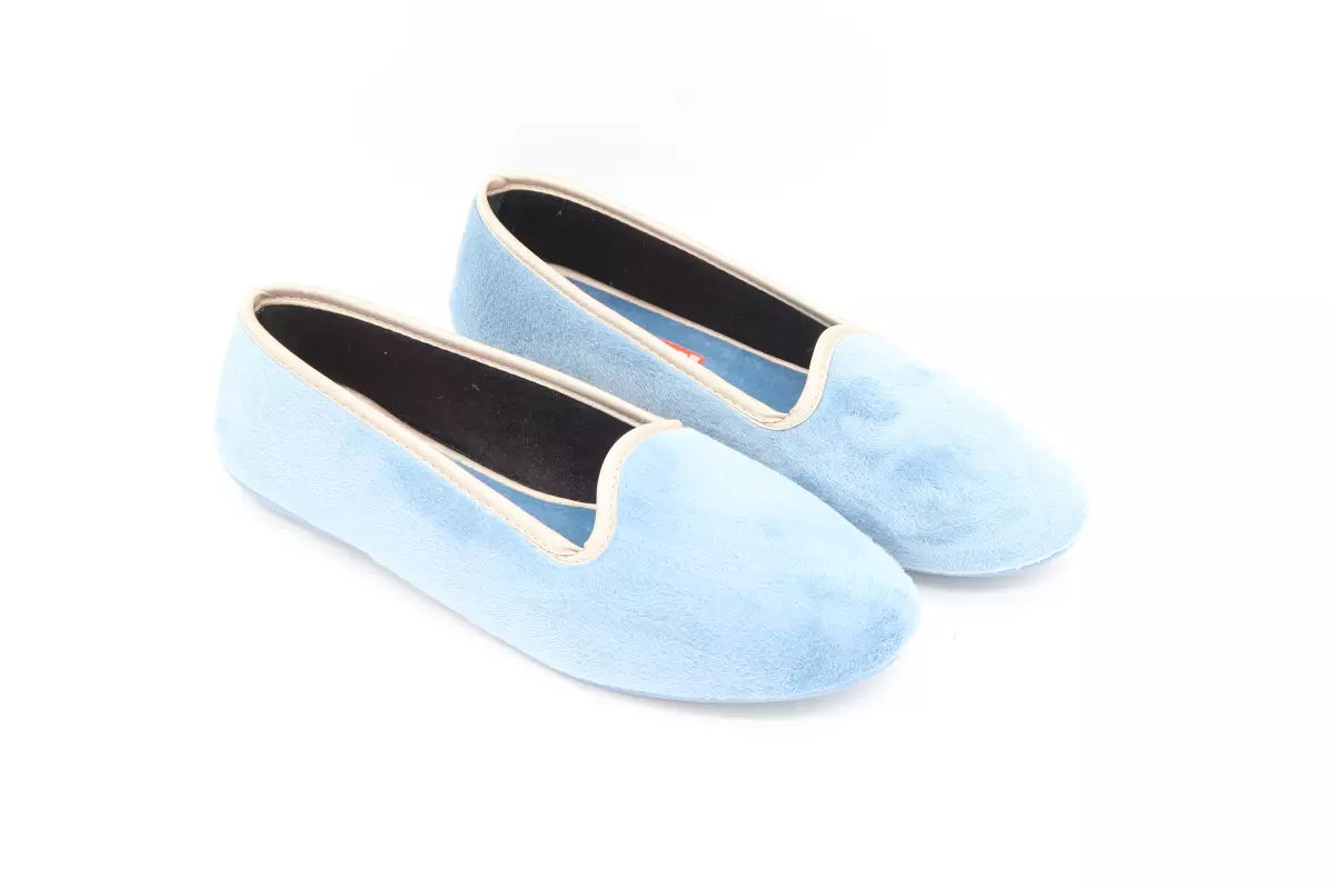 Zapatilla cerrada lisa | 16 