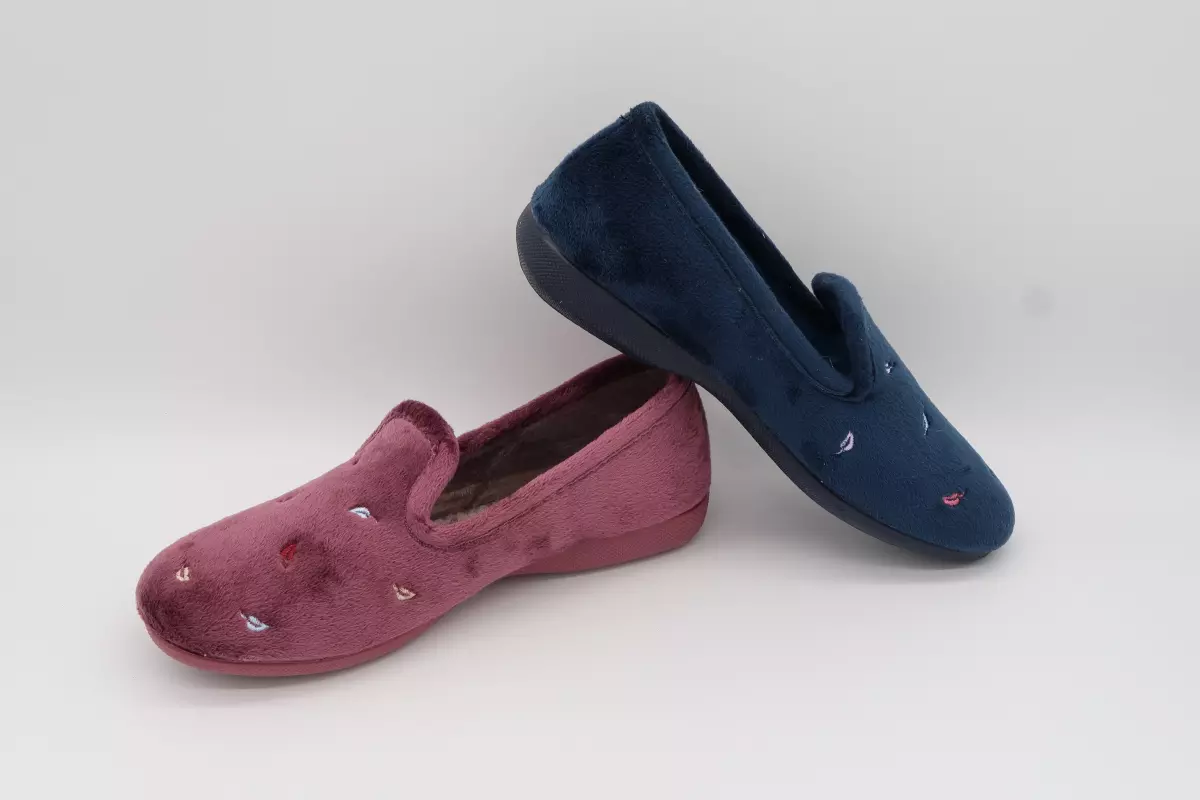 Zapatilla de casa cerrada y estampada | 18 