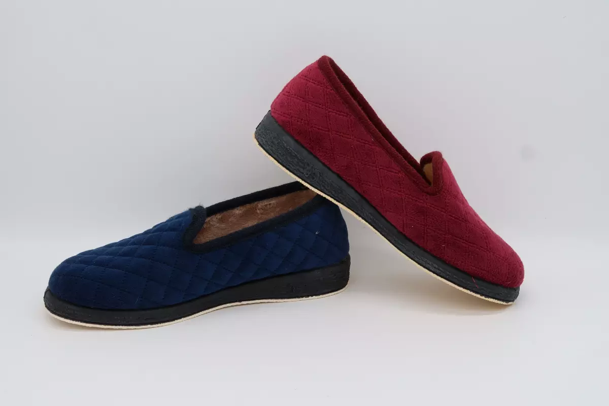 Zapatilla de casa cerrada. Clásica | 22 azul marino burdeos La Cadena