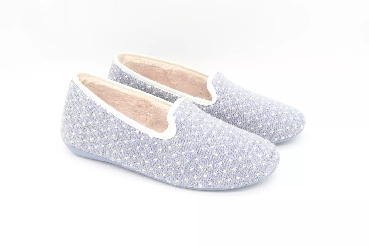 Zapatilla cerrada suela blanda | 18 