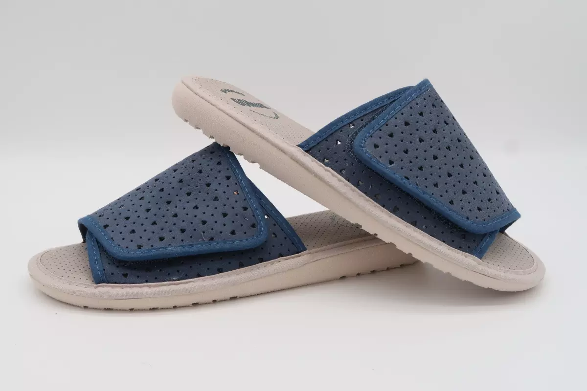 Zapatilla abierta anchura ajustable y suela ultraligera | 21 