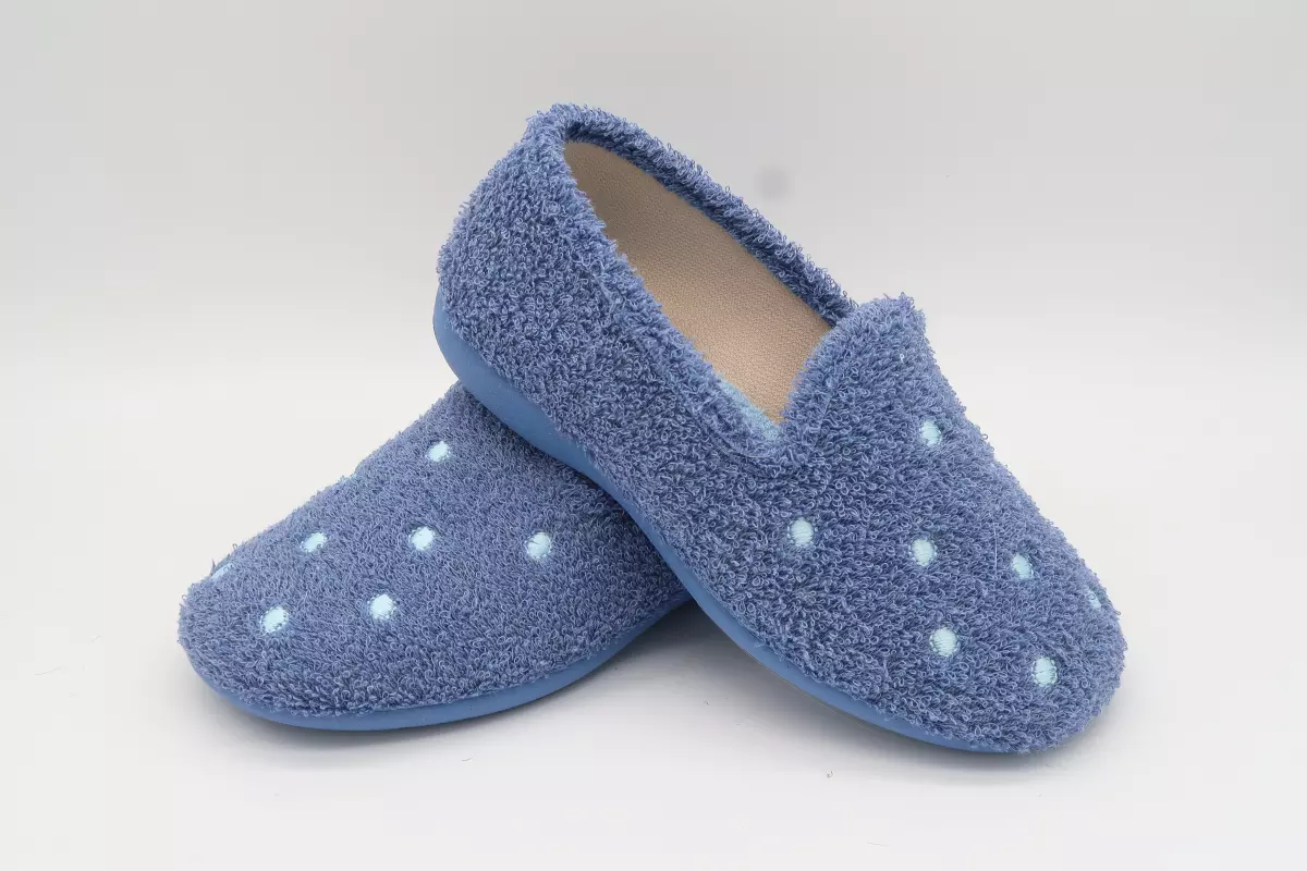 Zapatilla cerrada de felpa estampada | 22 