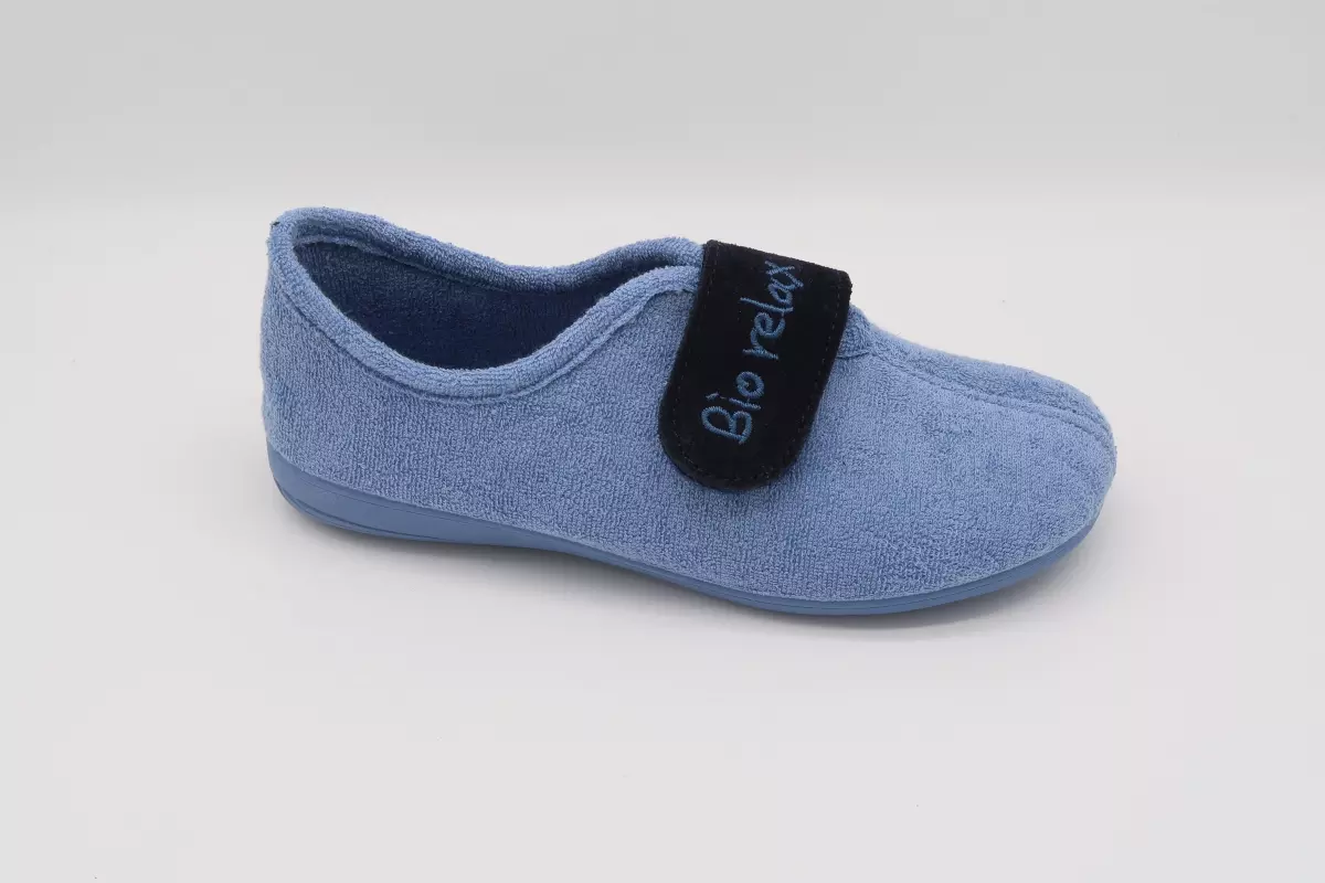 Zapatilla de casa  cerrada plana con velcro | 24 