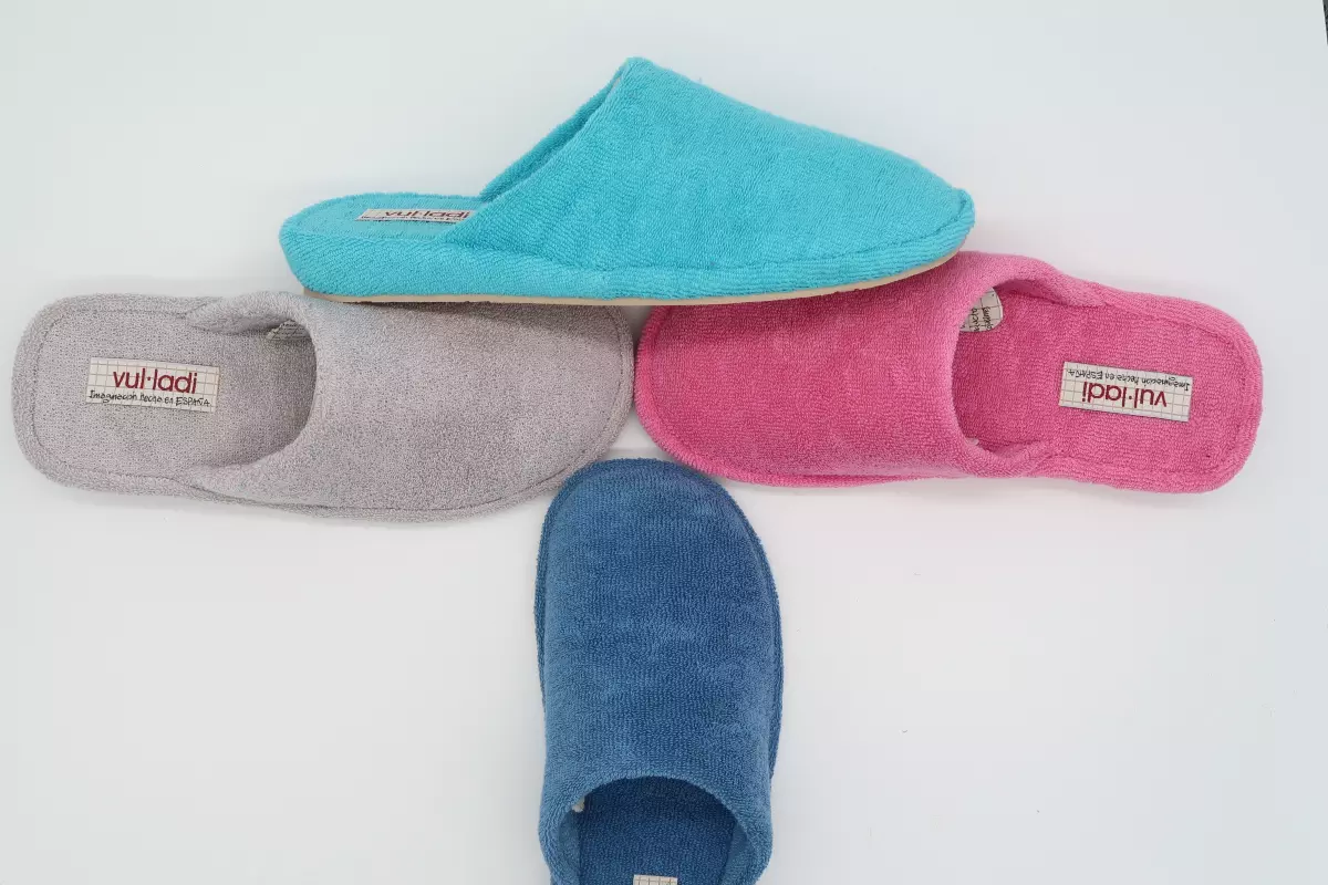 Zapatilla de casa  de felpa destalonada | 26 gris fucsia azul vulladi