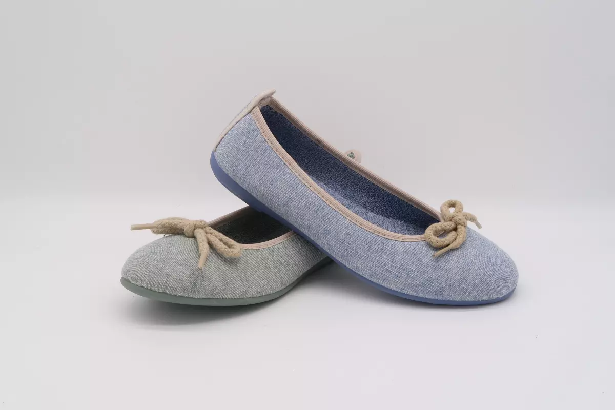 Zapatilla de casa cerrada plana tipo manoletina 26 vulladi azul verde