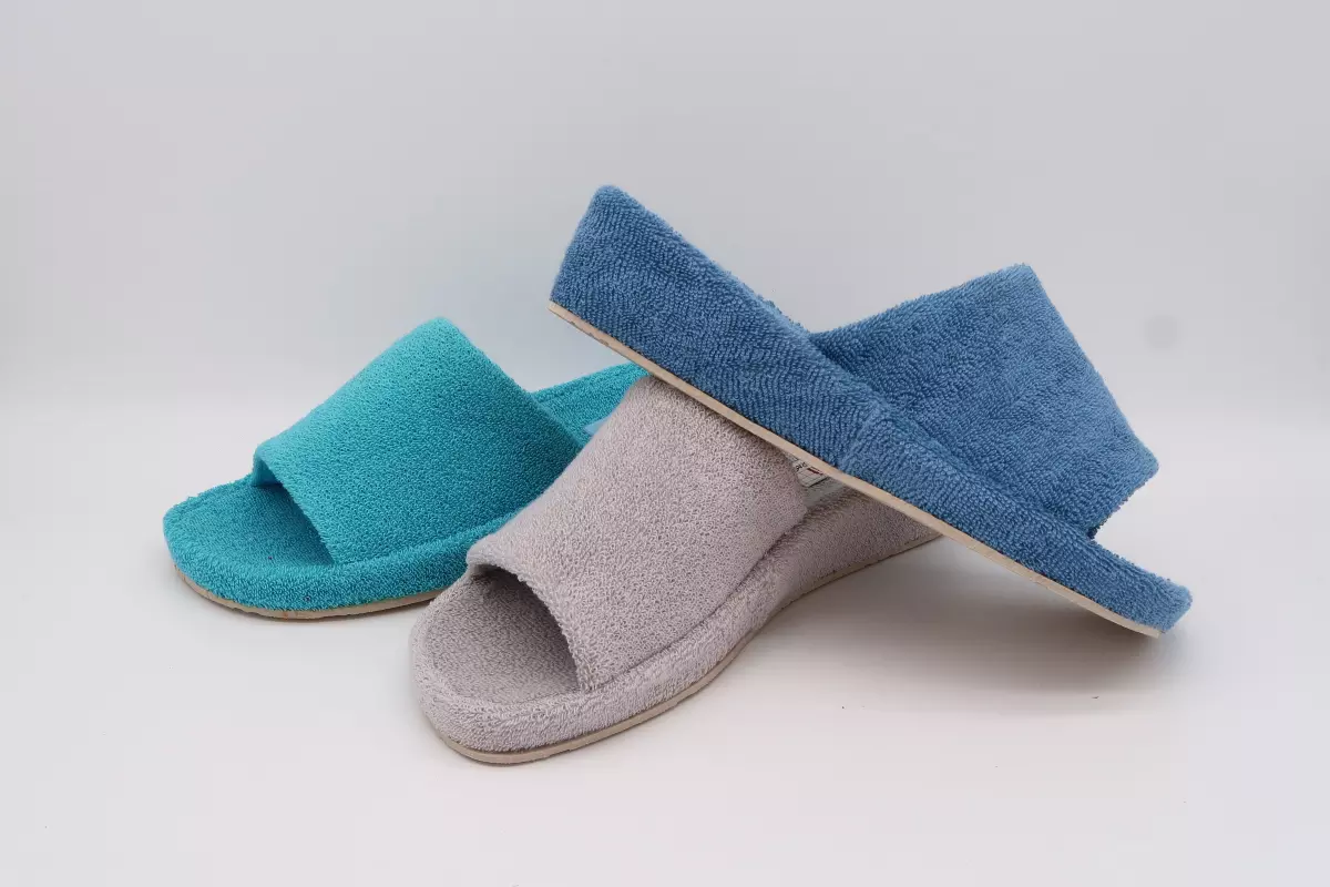 Zapatilla de casa de felpa abierta con cuña | 30 azul gris Vulladi