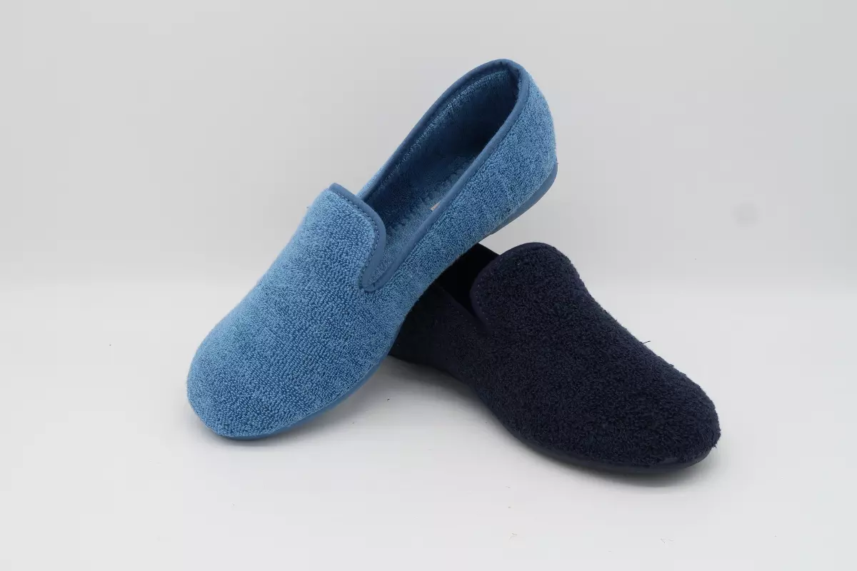 Zapatilla de casa de felpa cerrada con suela de goma | 24 