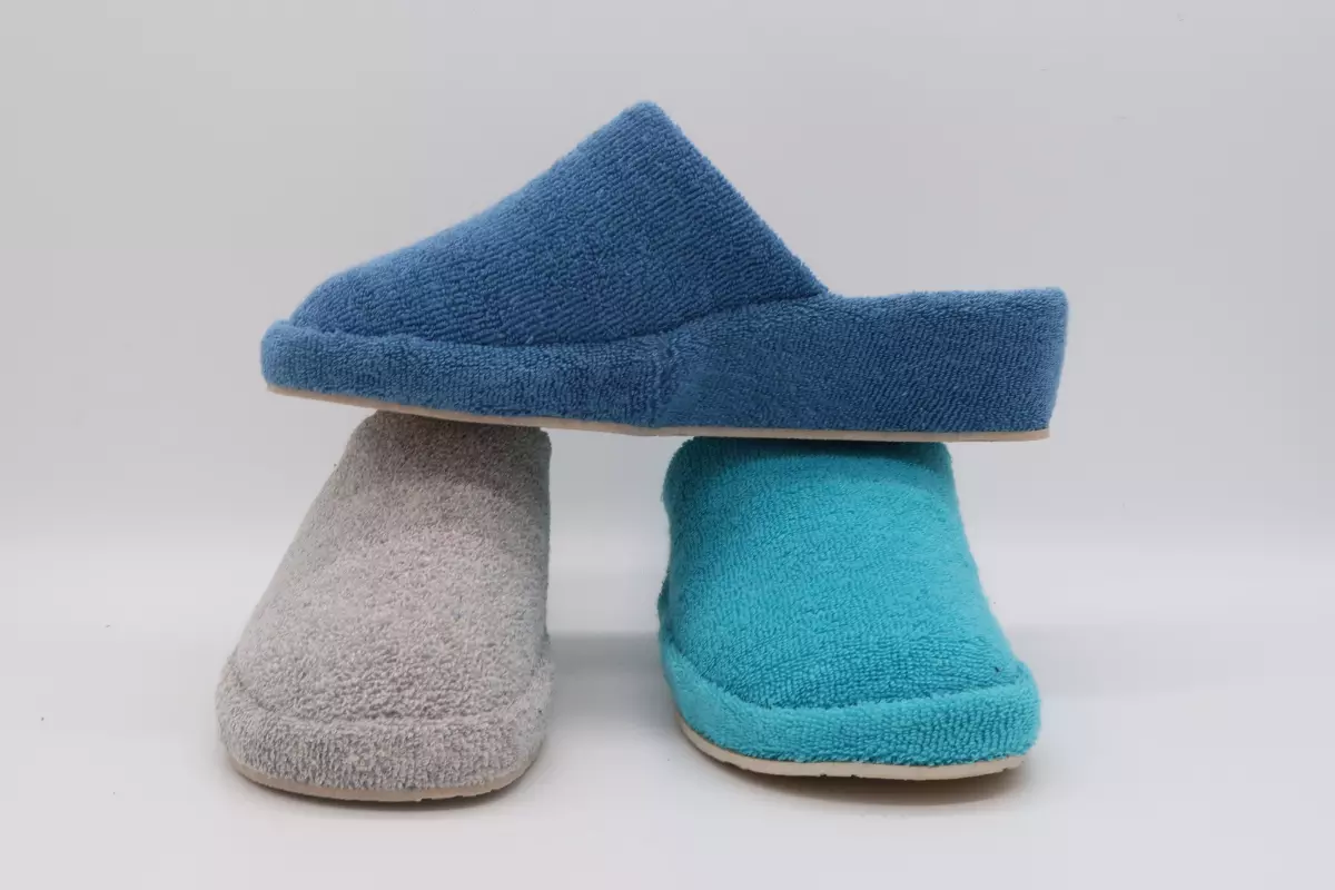 Zapatilla de casa de felpa destalonada con cuña 32 vulladi azul gris