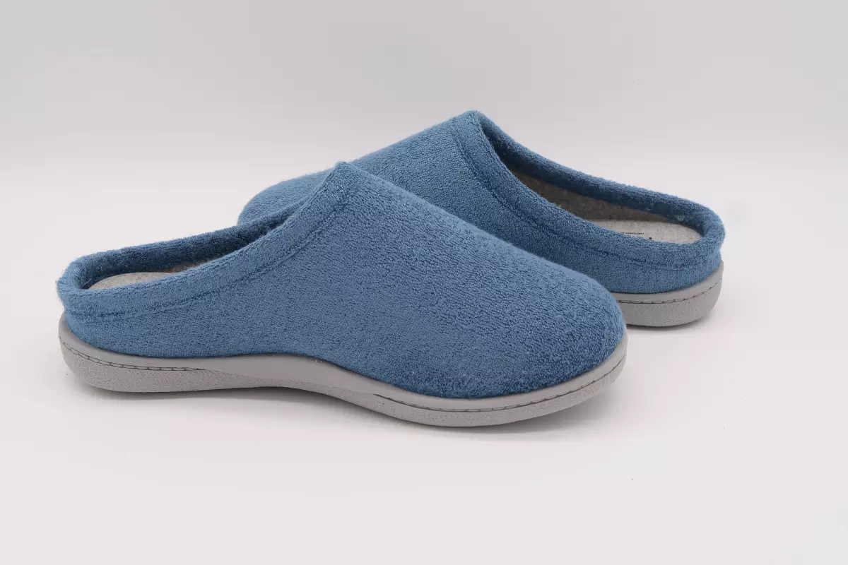 Zapatilla de casa destalonada con plantilla de descanso | 25 