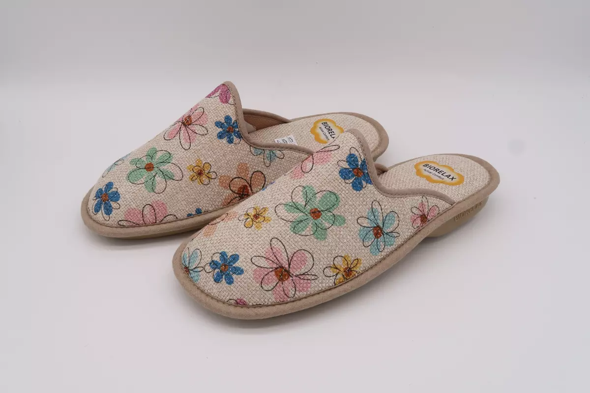 Zapatilla de casa destalonada con plantilla descanso estampada 24 