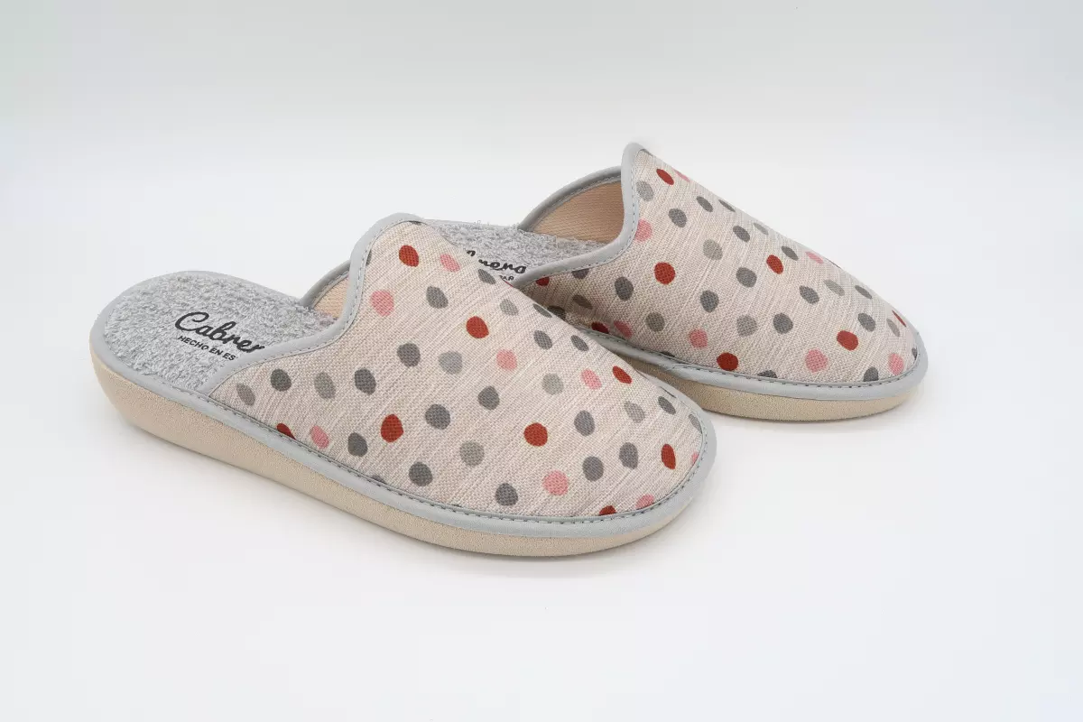 Zapatilla destalonada estampada con suela ultraligera | 25 