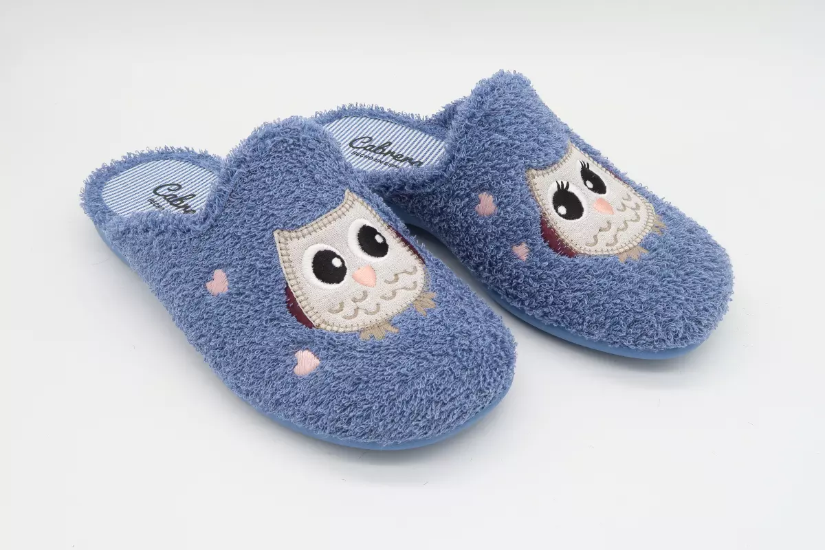 Zapatilla destalonada estampado buho | 26 